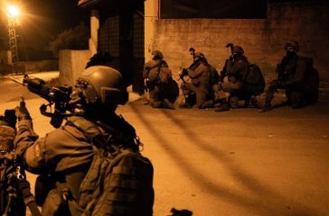 חשודים-בטרור-חמושים-יורים-לעבר-כוחות-הביטחון…